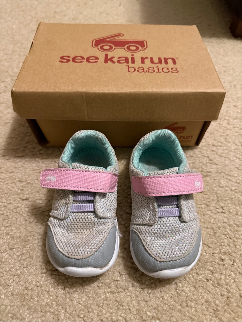 See Kai Run Stryker Sneaker Lace Silver Glitter size Toddler 5